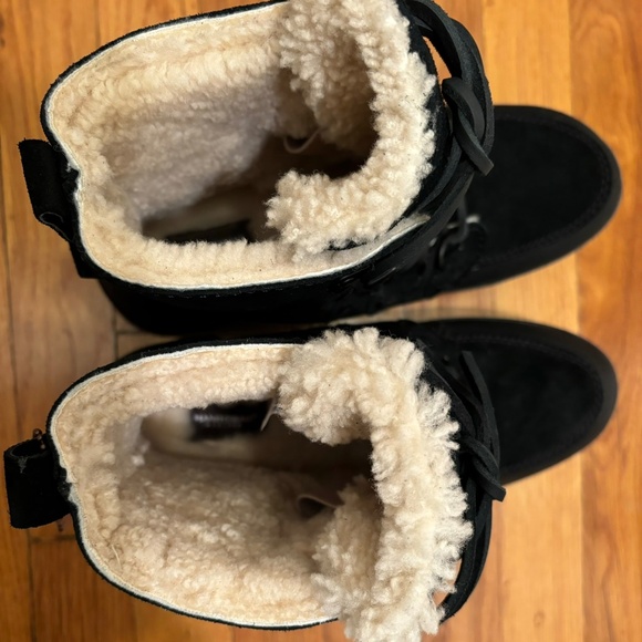 NWT Manitobah Waterproof Lined Boot main image 5